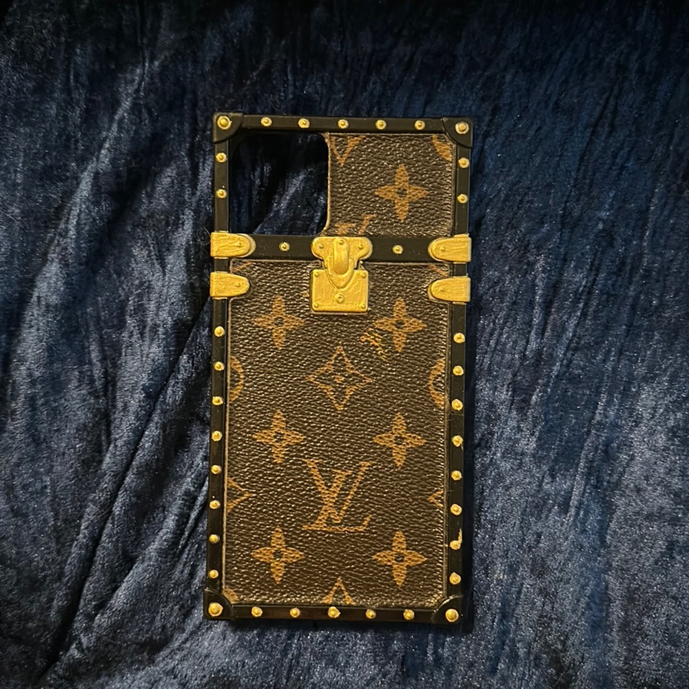 LV iPhone 11 Pro Max case